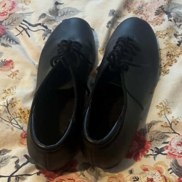 Lot of dance shoes: tap, ballet, and jazz sz 8 - Picture 12 of 12